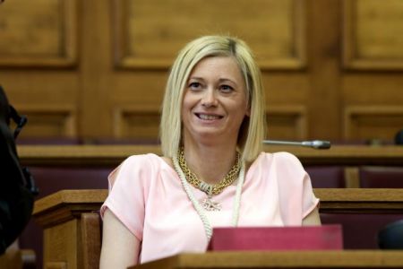 Ραχήλ Μακρή: «Να ζητήσει συγγνώμη ο Πανούσης»