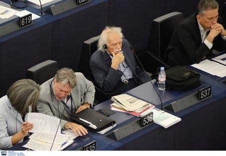 Μανώλη Γλέζος: «Είναι ανεπίτρεπτο η ενέργεια να περνάει στα χέρια ξένων»