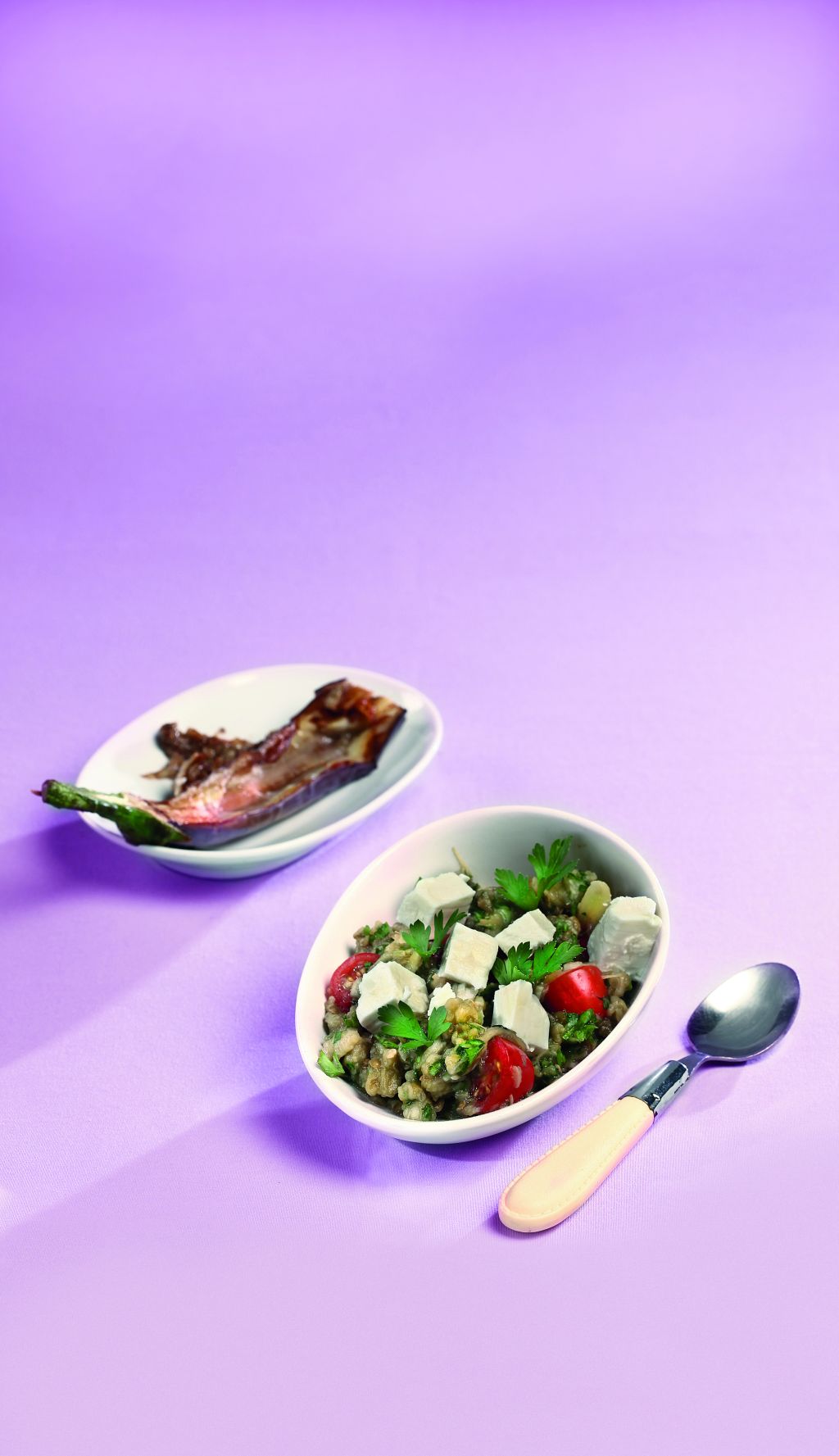 Μελιτζανοσαλάτα με φέτα και ντοματίνια