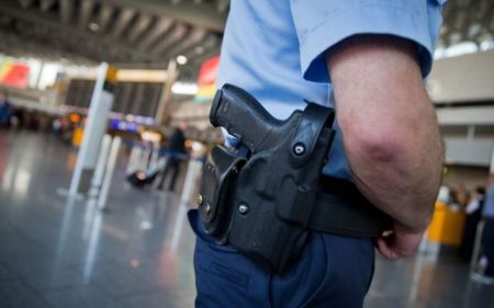 Γυναίκα κλήθηκε από αρχές αεροδρομίου στη Γερμανία να αποδείξει ότι θηλάζει