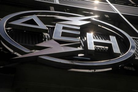 ΔΕΗ: Κόβει το ρεύμα για απλήρωτους λογαριασμούς σε 100.000 νοικοκυριά