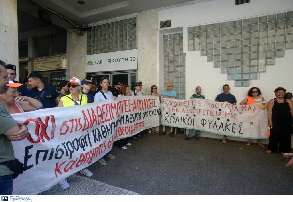 Ο Βενιζέλος δεσμεύτηκε απέναντι σε σχολικούς φύλακες-καθηγητές