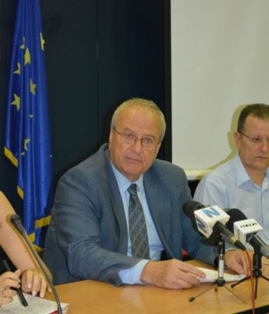 Εργαζόμενοι του Νοσοκομείου Ηρακλείου κατά Λεωνίδα Γρηγοράκου