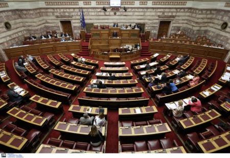 SYRIZA to submit referendum proposal in Parliament on Thursday