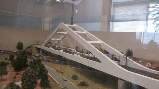 Οκτώ «αγκάθια» στις ράγες της Πελοποννήσου