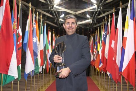 Γιουντέι Κότακ: Ινδός ο Επιχειρηματίας της Χρονιάς