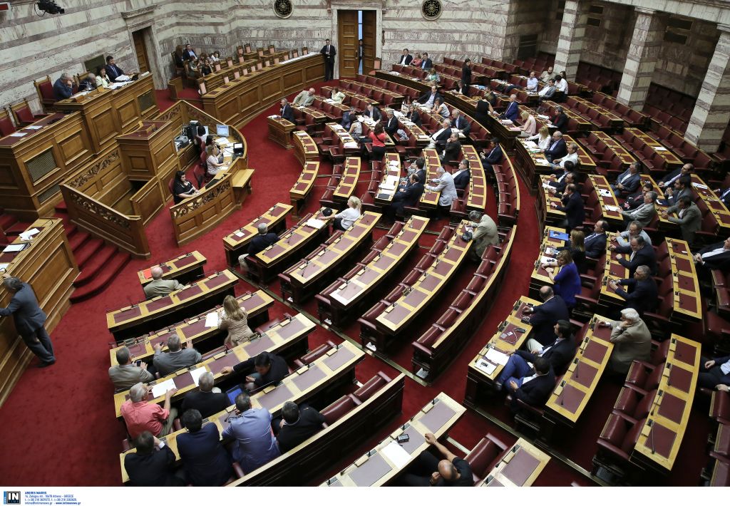 Η Αντιπολίτευση ζητά σύγκληση της Ολομέλειας για το δημοψήφισμα