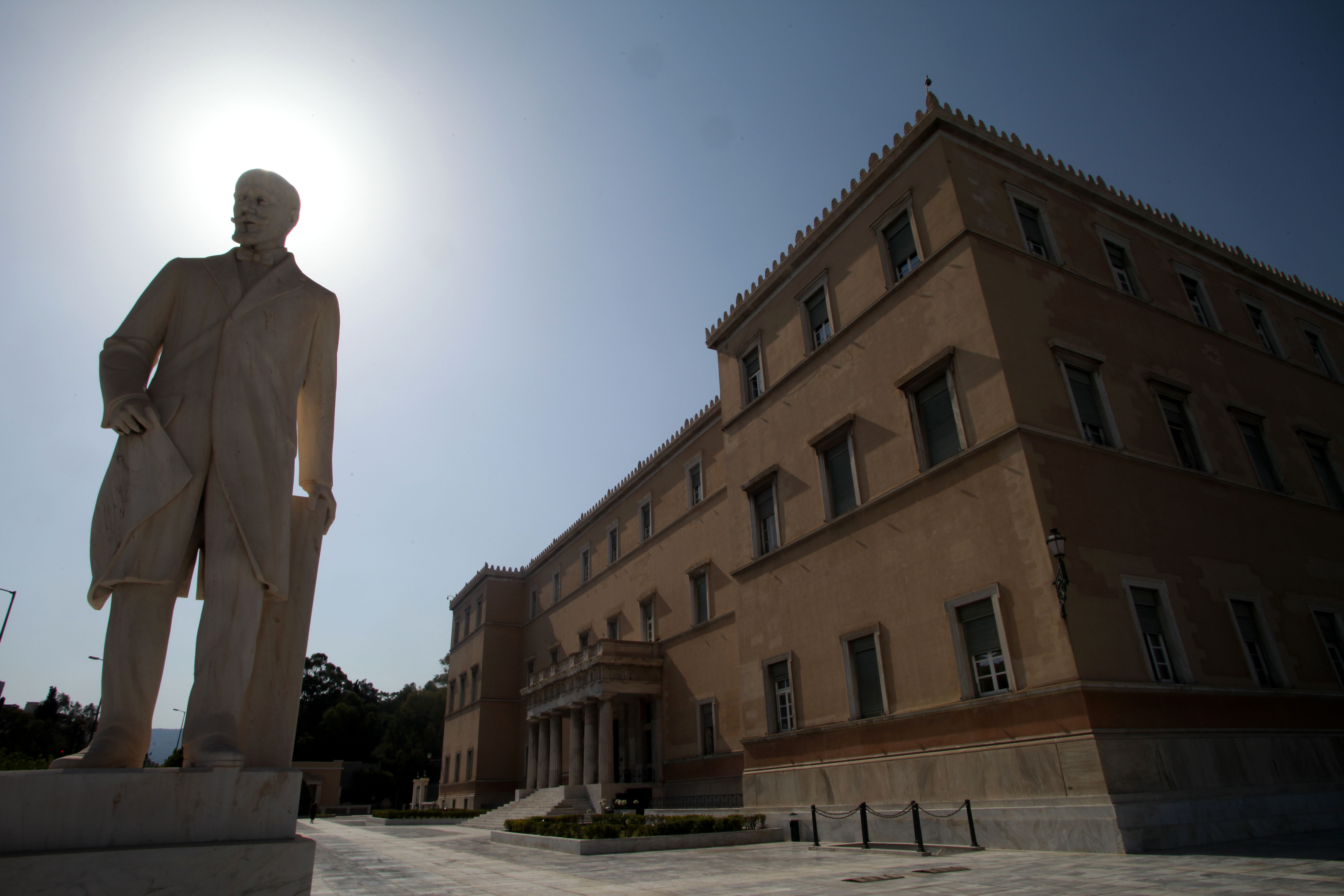 Αντιπαράθεση ΣΥΡΙΖΑ -Γεννηματά για το σχέδιο αναδιάρθρωσης των ΕΑΣ