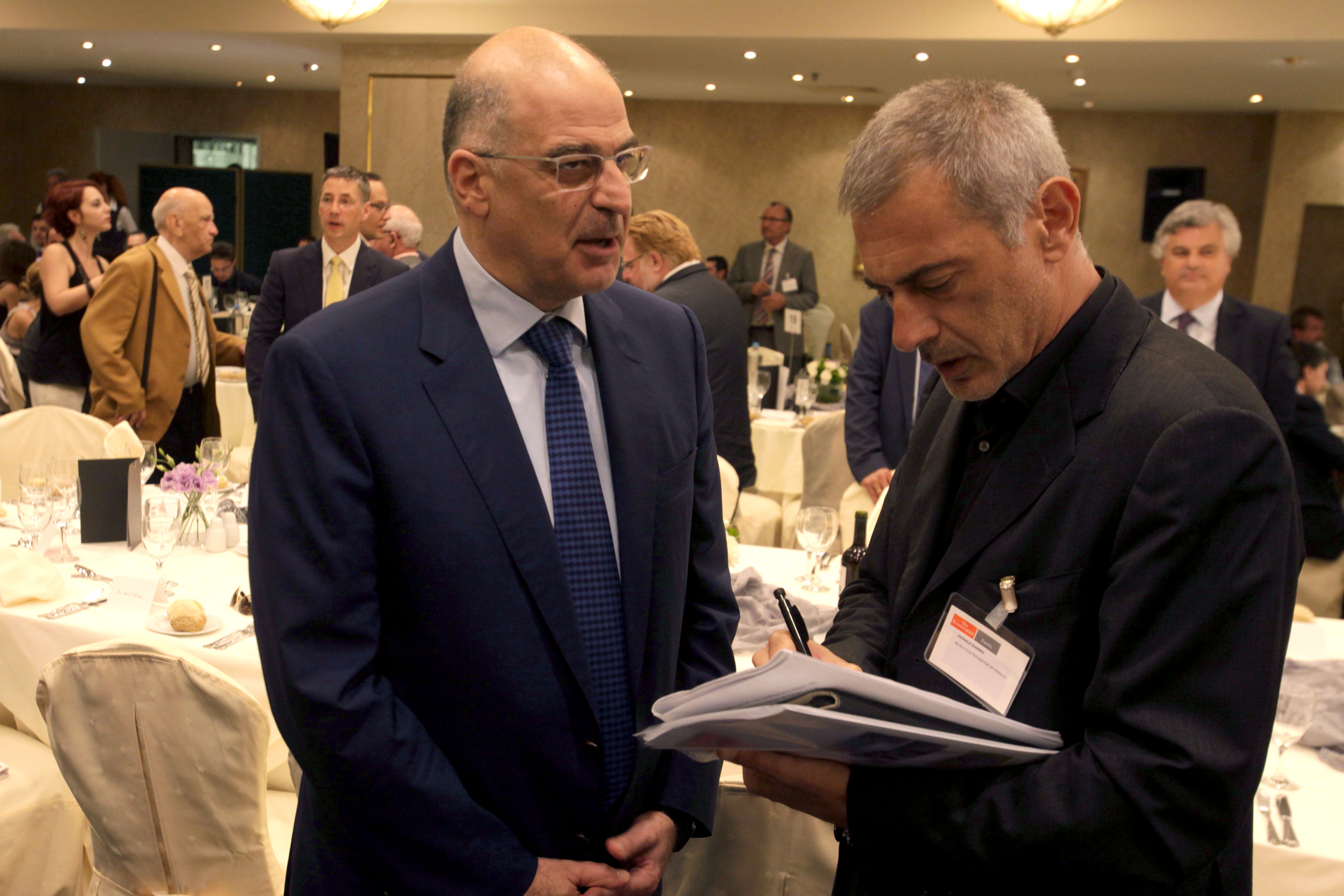 Συνάντηση Μώραλη-Δένδια για τη χρηματοδότηση του Πειραιά από ΕΣΠΑ