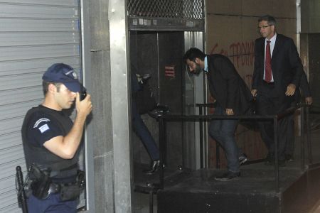 Ενόχλησε την τρόικα η κουβέντα για φοροελαφρύνσεις