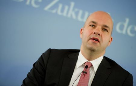 Μαρσέλ Φράτσερ: Ενα επενδυτικό Ταμείο εργαλείο για ανάπτυξη