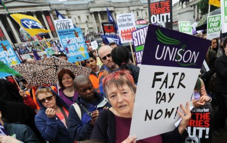 Η συσσώρευση του πλούτου σε ελάχιστους αιτία κοινωνικής δυσαρέσκειας