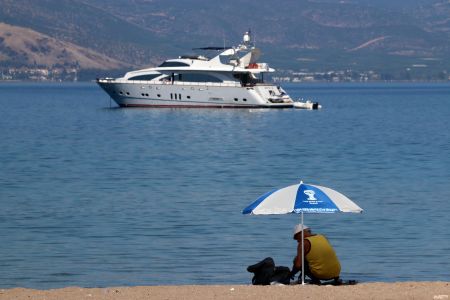 Νέο μέτωπο αντίθεσης στο ν/σ για τον αιγιαλό από τον ΣΥΡΙΖΑ