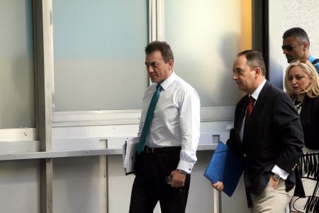 Στο τραπέζι Ασφαλιστικό, απολύσεις και περιορισμός απεργιών