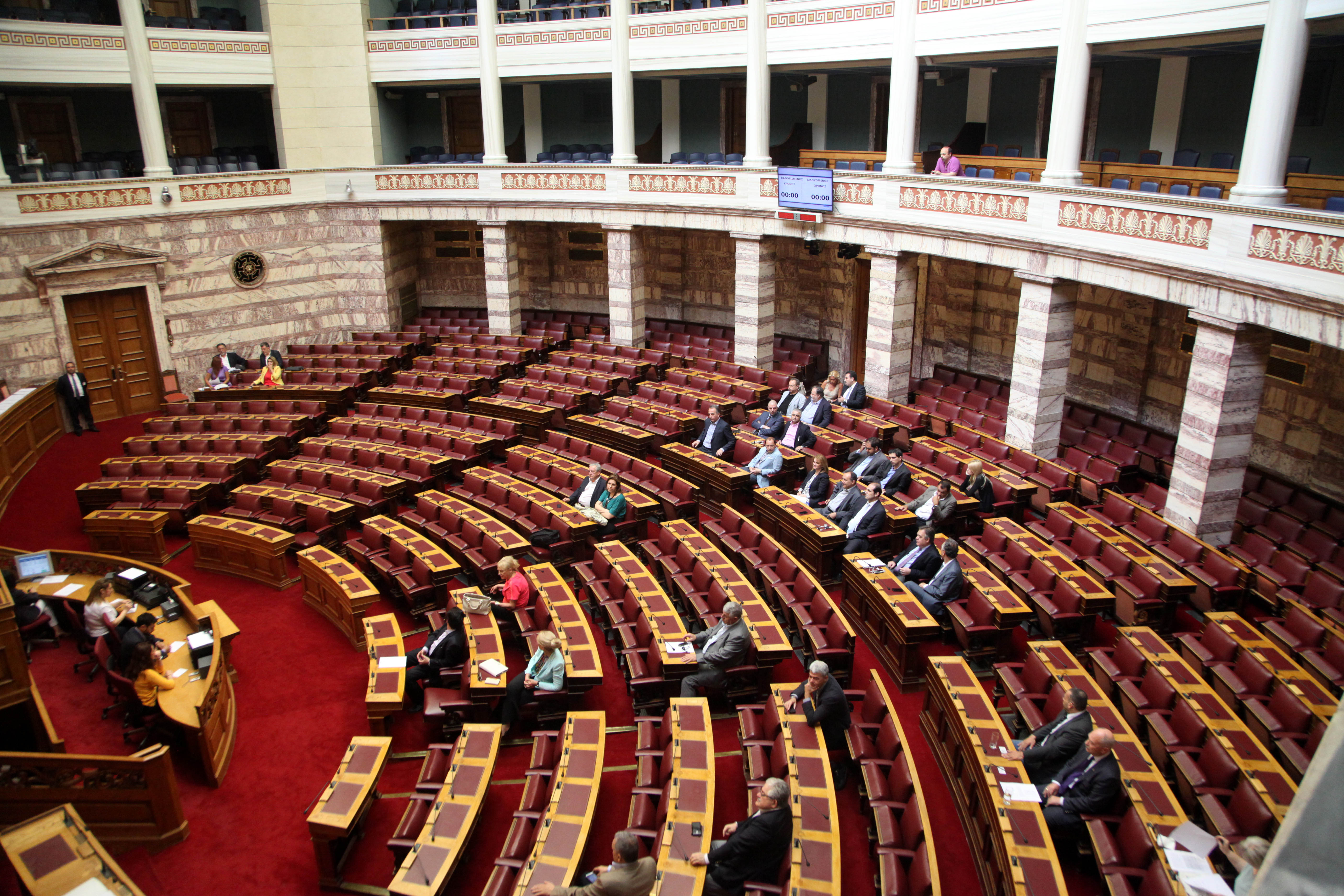 Απορρίφθηκε από το Α΄ θερινό τμήμα της Βουλής η συζήτηση για δημοψήφισμα για τη «μικρή ΔΕΗ»