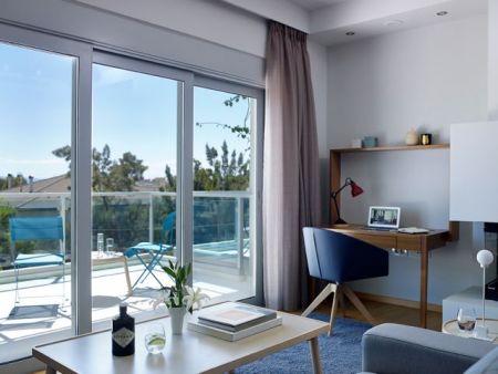 Scale Suites – Luxury Residence στον Αλιμο