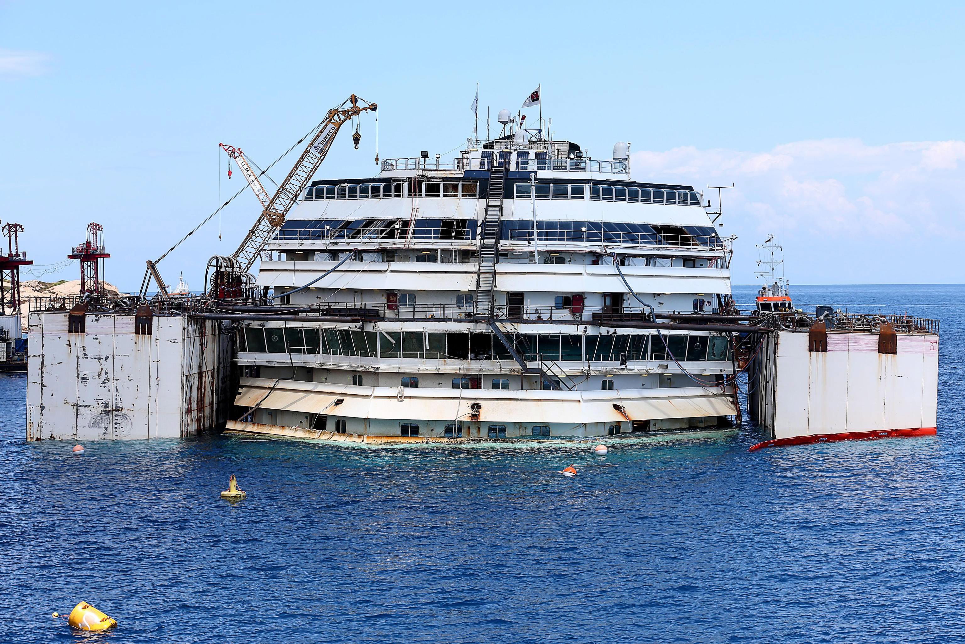 Συνεχίζεται με επιτυχία η επιχείρηση ανέλκυσης του Costa Concordia