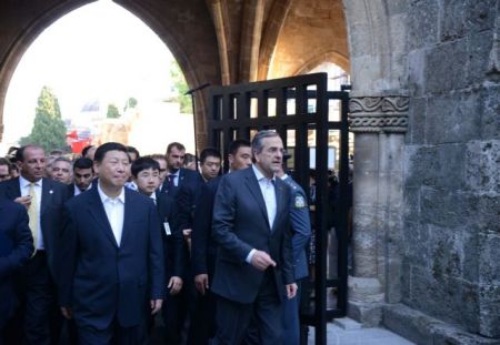 Ο κινέζος με το μυστηριώδες βαλιτσάκι