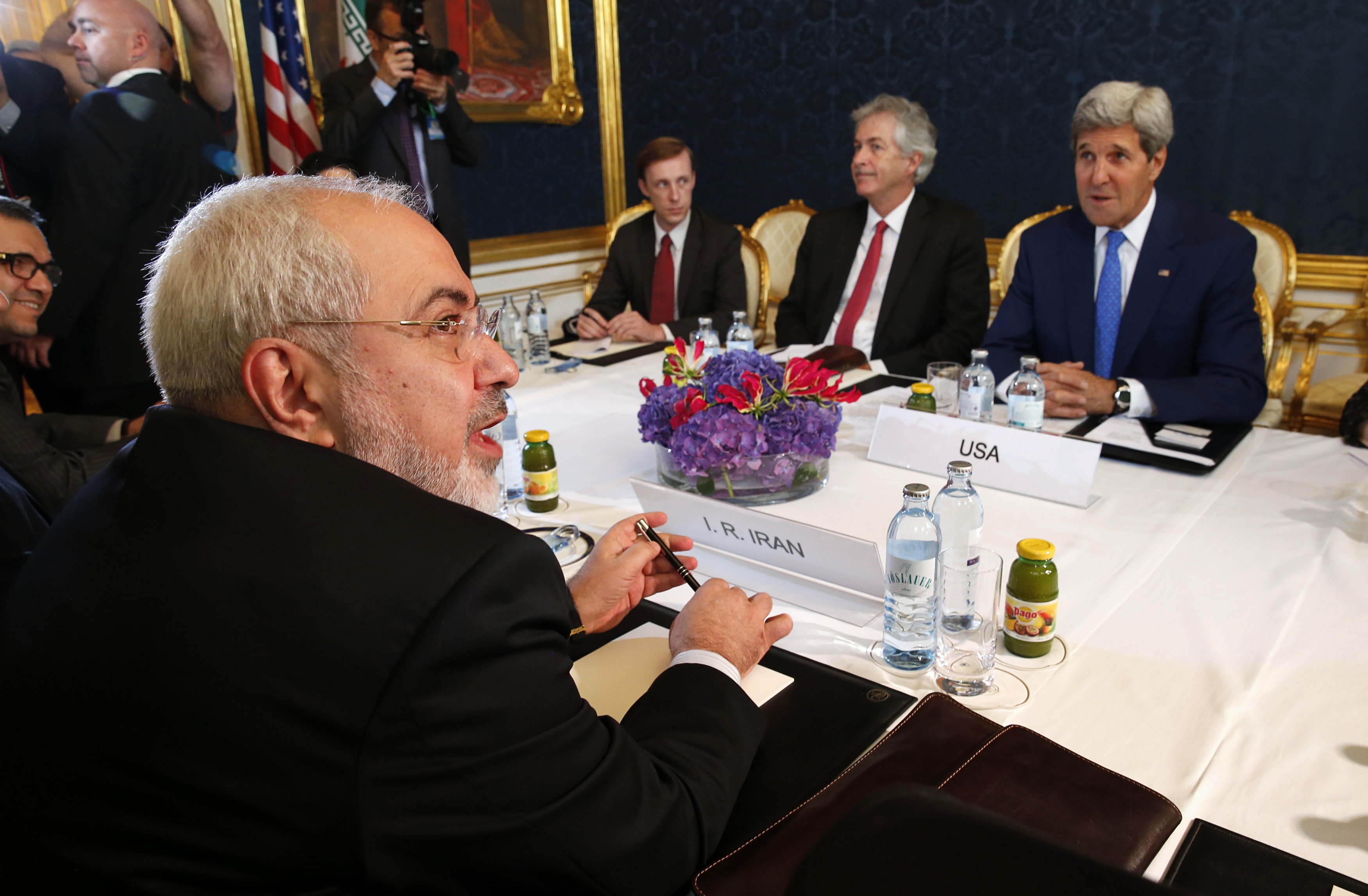 Συνάντηση Κέρι με Ιρανό ομόλογο του στη Βιέννη για το πυρηνικό πρόγραμμα