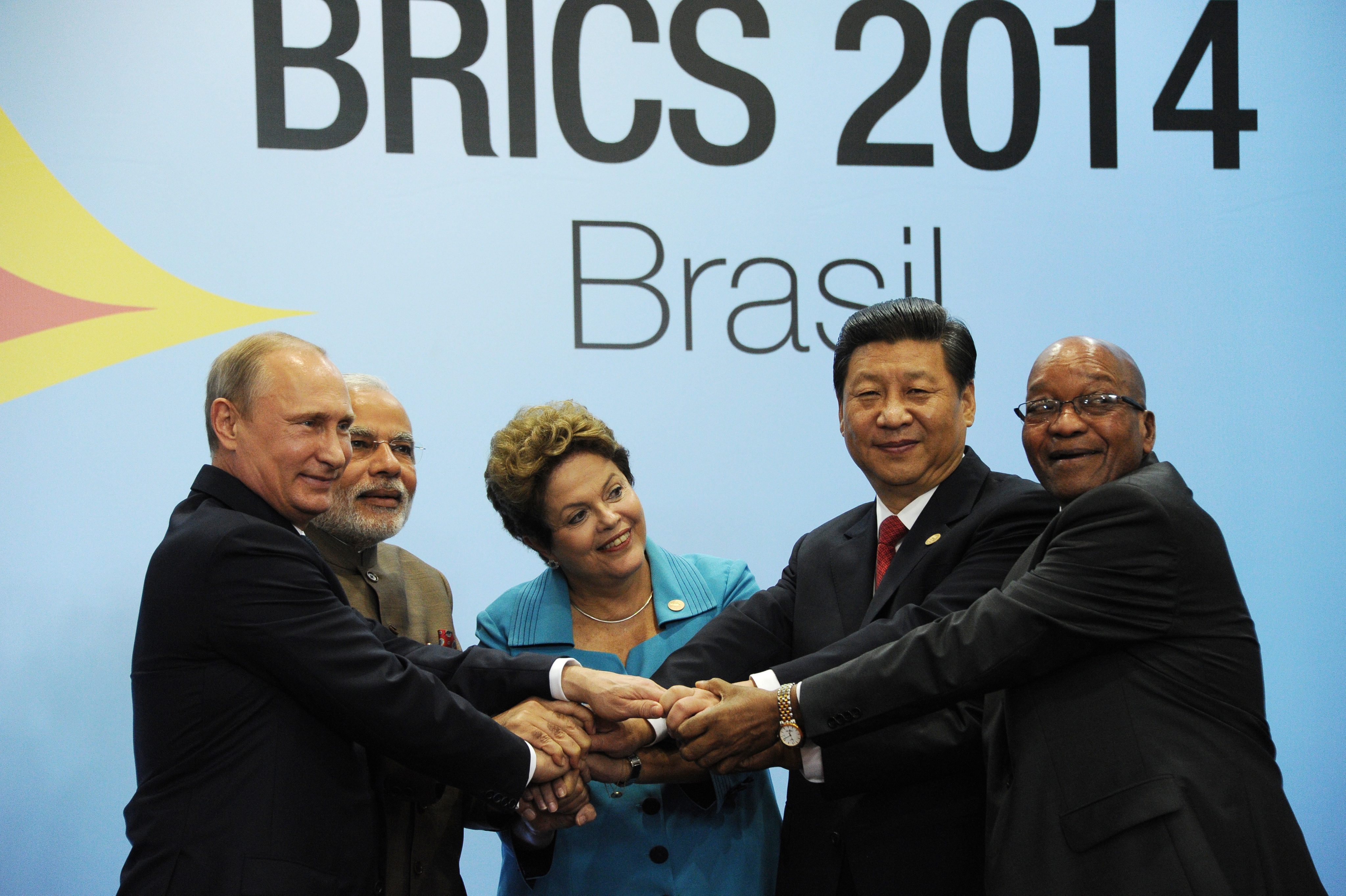 Μόσχα καλεί Ελλάδα να συμμετάσχει στην αναπτυξιακή τράπεζα των BRICS