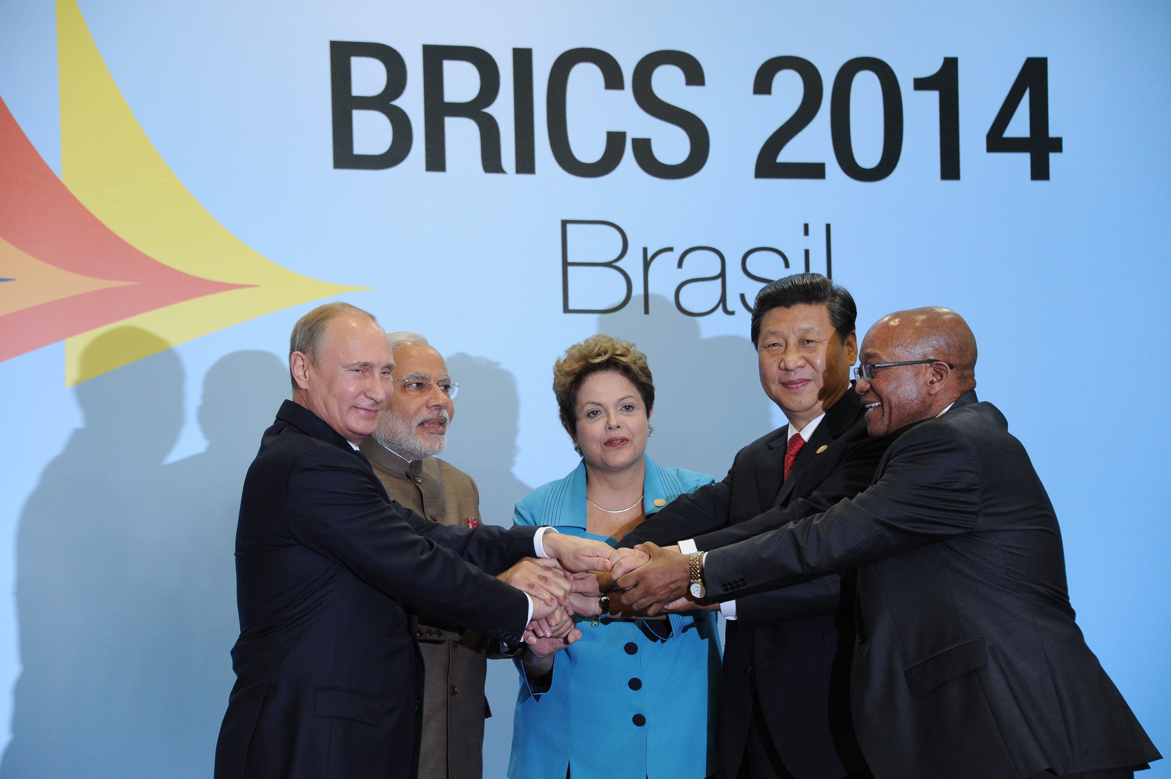 Η αταίριαστη συμμαχία των BRICS απέναντι στη Δύση