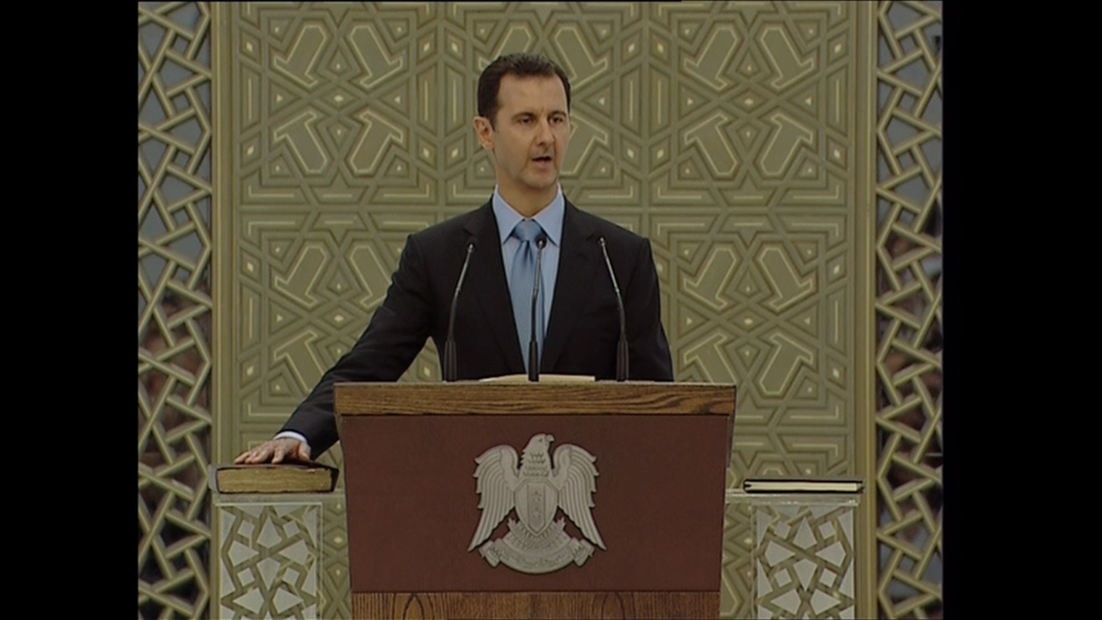 Νικητή σε ένα βρόμικο πόλεμο ανακήρυξε τον λαό της Συρίας ο Ασαντ