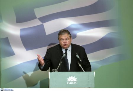 Ευ. Βενιζέλος: Καταγγέλλει πολιτικά παιχνίδια σε βάρος της εξωτερικής πολιτικής