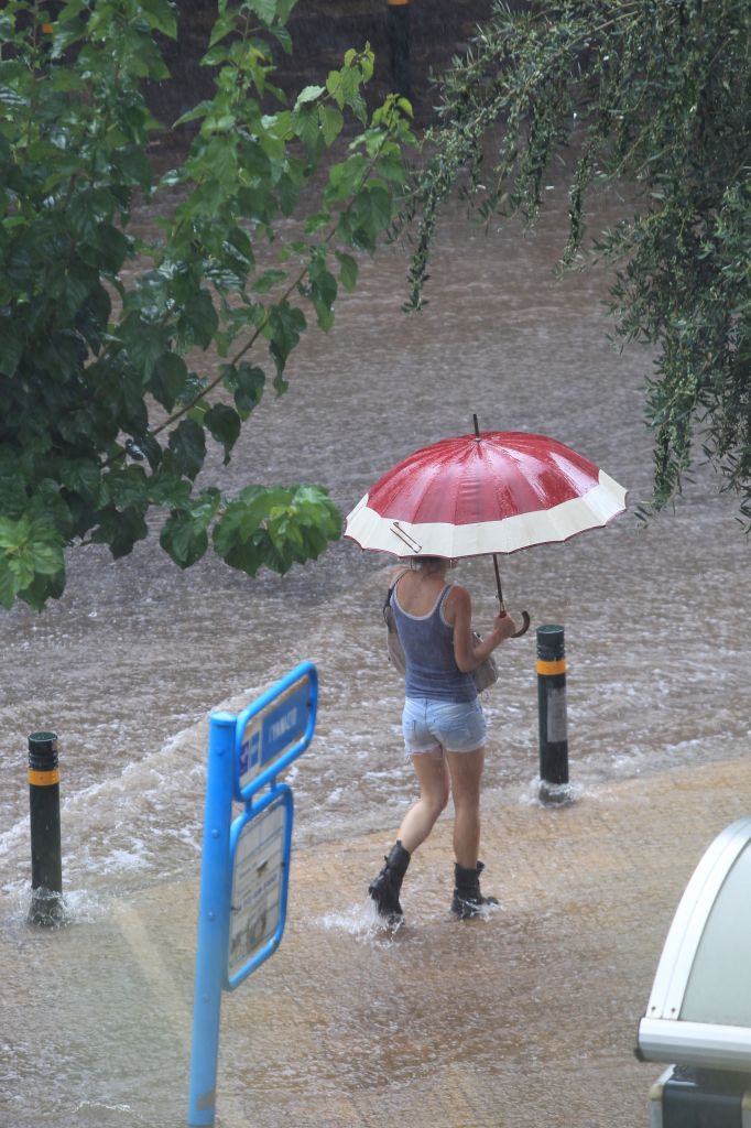 Βαθμιαία επέκταση των βροχών και καταιγίδων