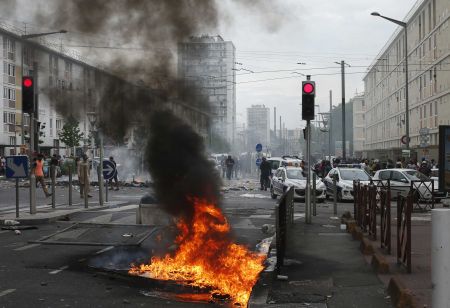 Γαλλία: Απαγορεύθηκαν οι συγκεντρώσεις λόγω αντισημιτικών βιαιοτήτων