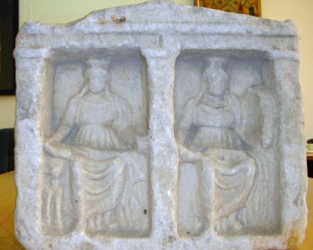 Συνελήφθησαν δύο αρχαιοκάπηλοι στα Μέγαρα