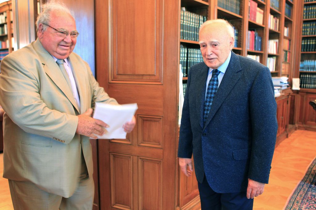 Συνάντηση Κ. Παπούλια – Λ. Ρακιντζή για τη δημόσια διοίκηση
