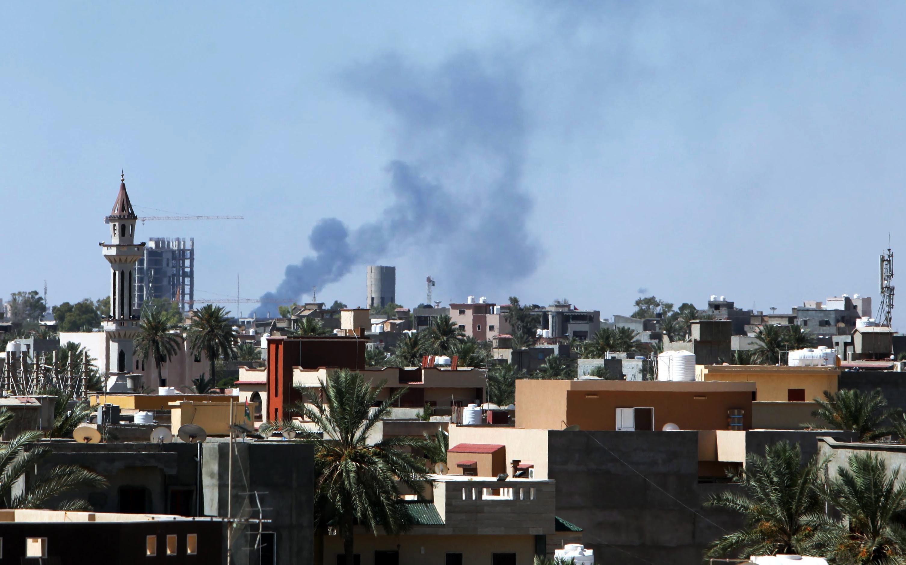 Συνεχίζονται οι μάχες γύρω από το αεροδρόμιο της Τρίπολης