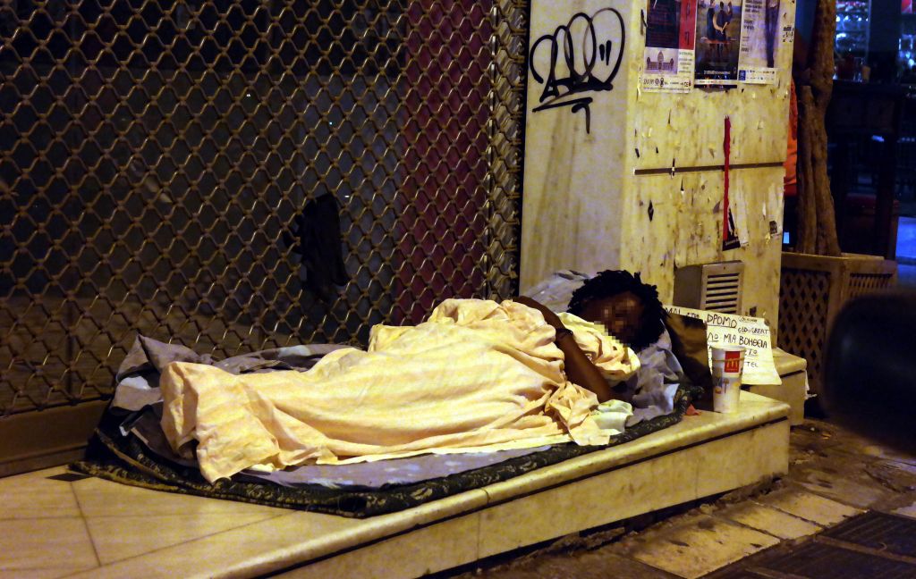 Εως τα τέλη 2014 παρατείνονται τα προγράμματα για τους αστέγους