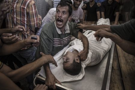 Ποτάμι αίματος στην Γάζα – Βομβαρδισμός σε καταφύγιο προσφύγων του ΟΗΕ