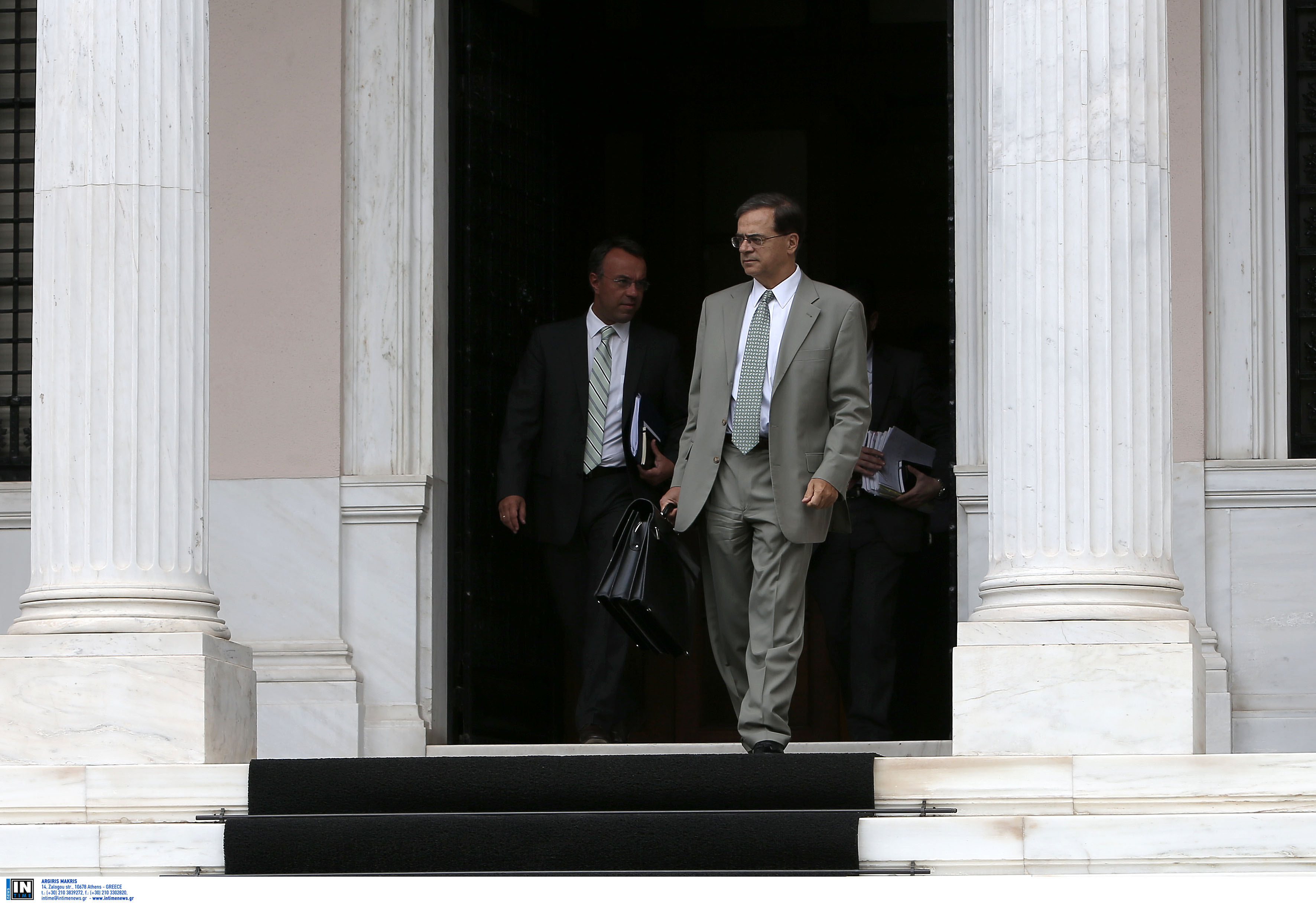 Κατατέθηκε νομοσχέδιο – σκούπα με 232 άρθρα στη Βουλή