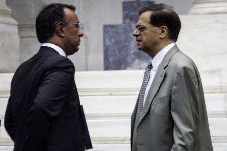 Συναγερμός για τα έσοδα από φόρους και εισφορές