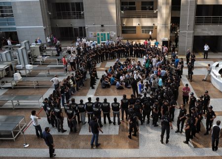 Τουρκία: 20 ακόμη αστυνομικοί υπό κράτηση για τις υποκλοπές