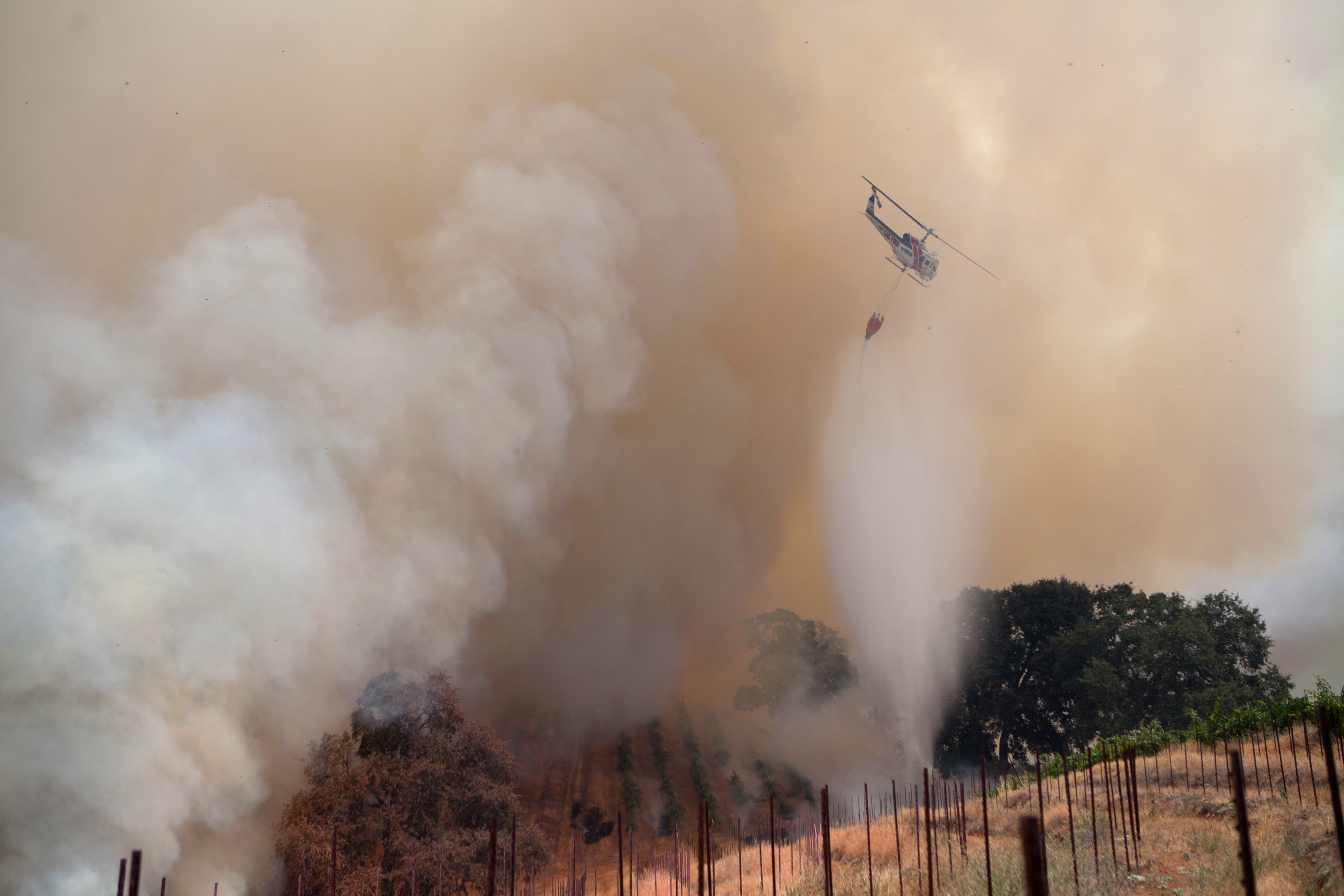 Ανεξέλεγκτες οι πυρκαγιές στην Καλιφόρνια λόγω ισχυρών ανέμων