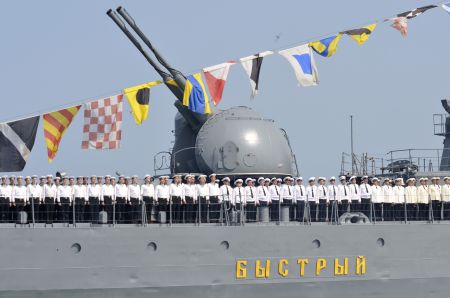 Κριμαία: Ναυτική παρέλαση στη Σεβαστούπολη