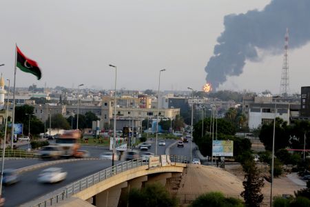 Λιβύη: Βυθισμένες στο χάος βρίσκονται Βεγγάζη και Τρίπολη