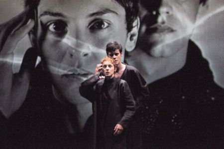 Μυθιστορία, περιπέτεια, έθνος και ρομαντισμός