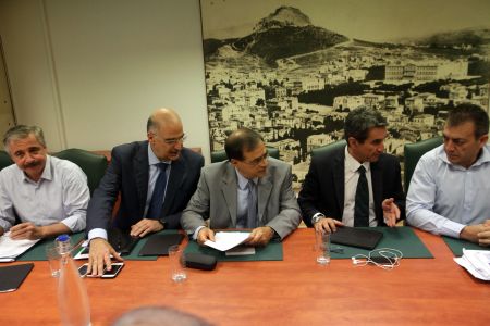 Ν. Δένδιας: η Ελλάδα θα αποφασίσει μόνη της μέτρα για τη μείωση του ενεργειακού κόστους