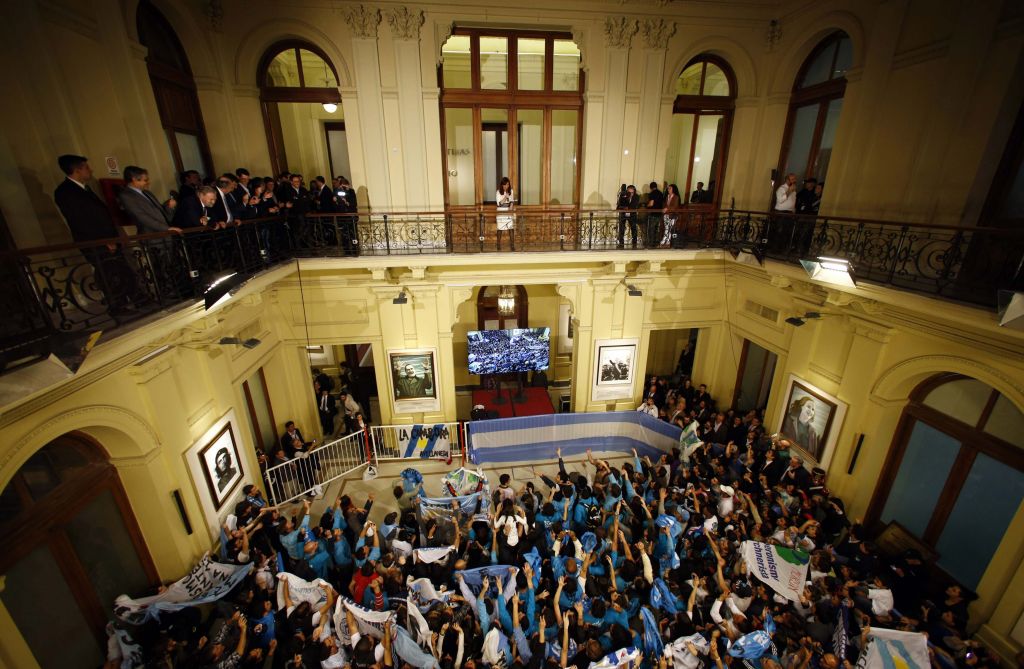 Η Αργεντινή προσφεύγει κατά των ΗΠΑ στο Διεθνές Δικαστήριο της Χάγης