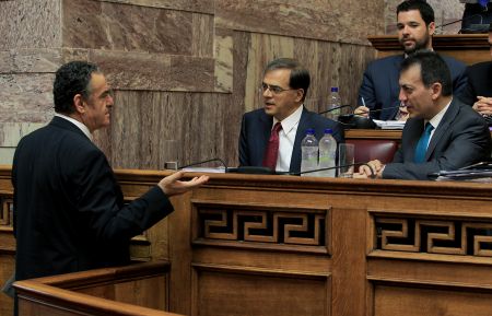 Χαρδούβελης-Αθανασίου: «Οχι» στο αίτημα της τρόικας για πλειστηριασμούς