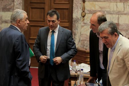 Σε πολιτική σύγκρουση οδηγεί η ψήφιση του πολυνομοσχεδίου