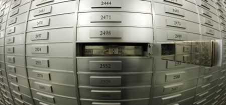 Ελεγχος σε όλες τις καταθέσεις πάνω από 100.000 ευρώ