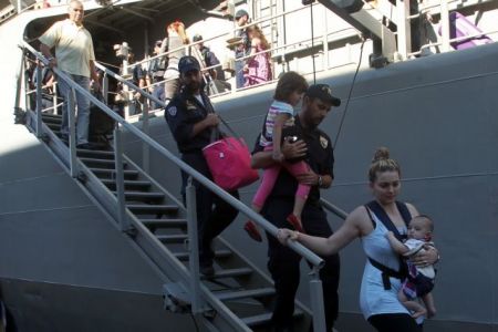 Εφτασε στον Πειραιά από τη Λιβύη η φρεγάτα «Σαλαμίς»