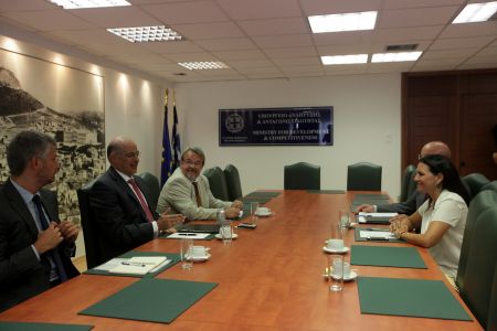 Για αξιοποίηση κονδυλίων του ΕΣΠΑ συζήτησαν Κεφαλογιάννη-Δένδιας