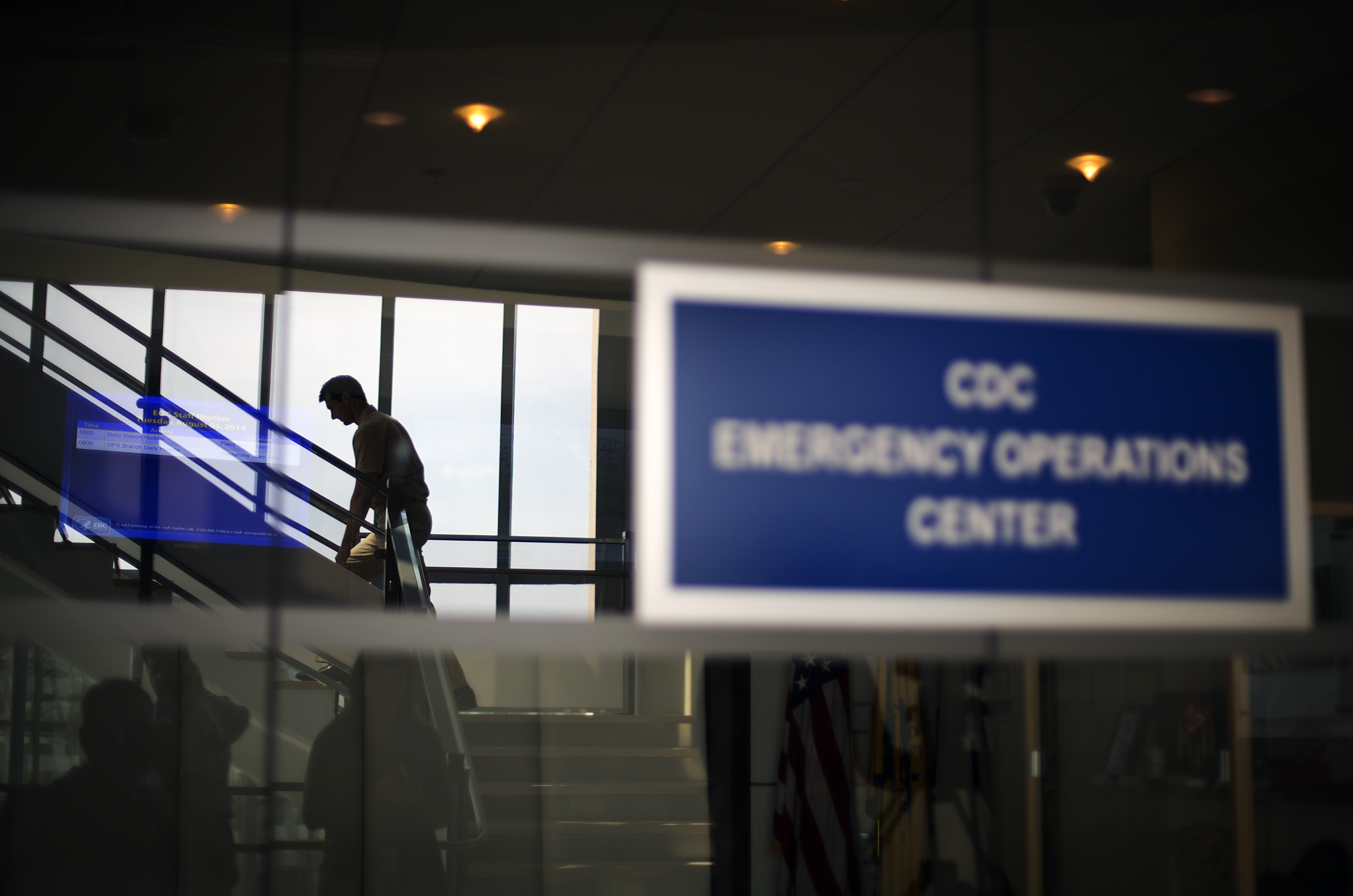 Σε συναγερμό και οι ΗΠΑ για την αντιμετώπιση του Εμπολα