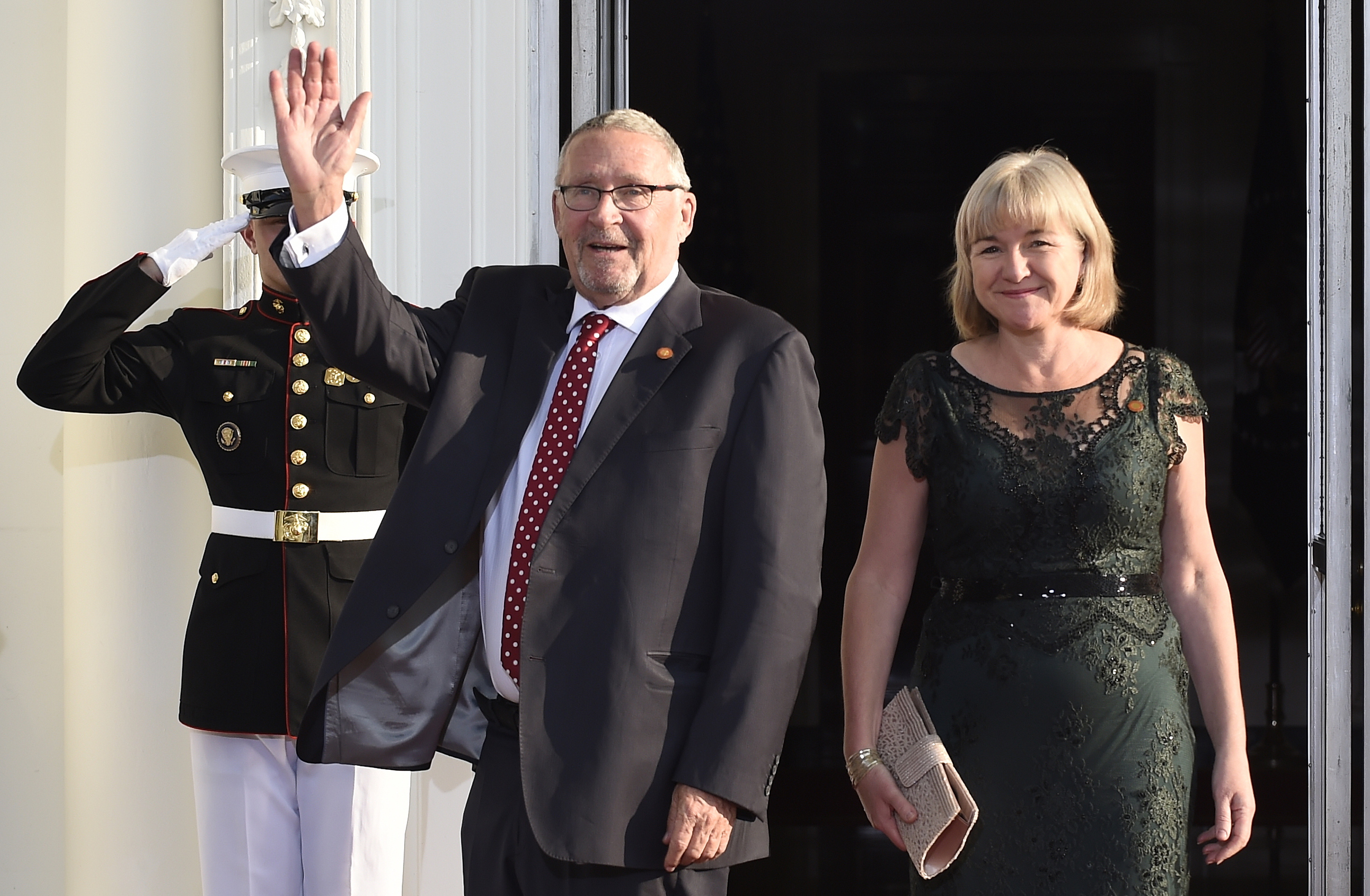 Μεταβατικός πρόεδρος αναλαμβάνει ο αντιπρόεδρος της Ζάμπια